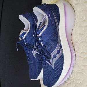 Saucony Women's Kinvara Pro Athletic Shoes - Navy and Lavender Women 9.5
